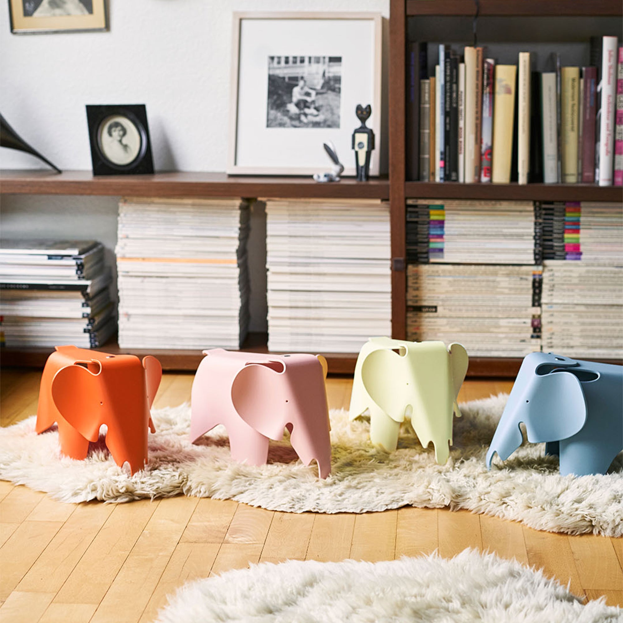 Eames Elephant sky blue RE, S obiect decor