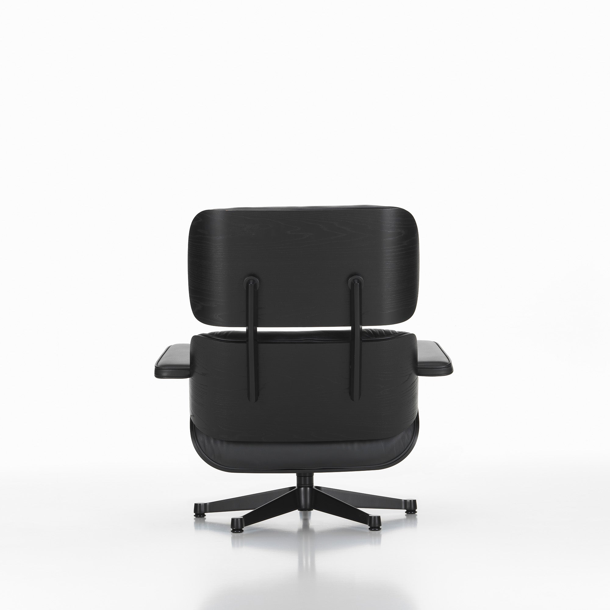 Eames Lounge Chair cu Otoman, lemn de castan vopsit negru și bază neagră