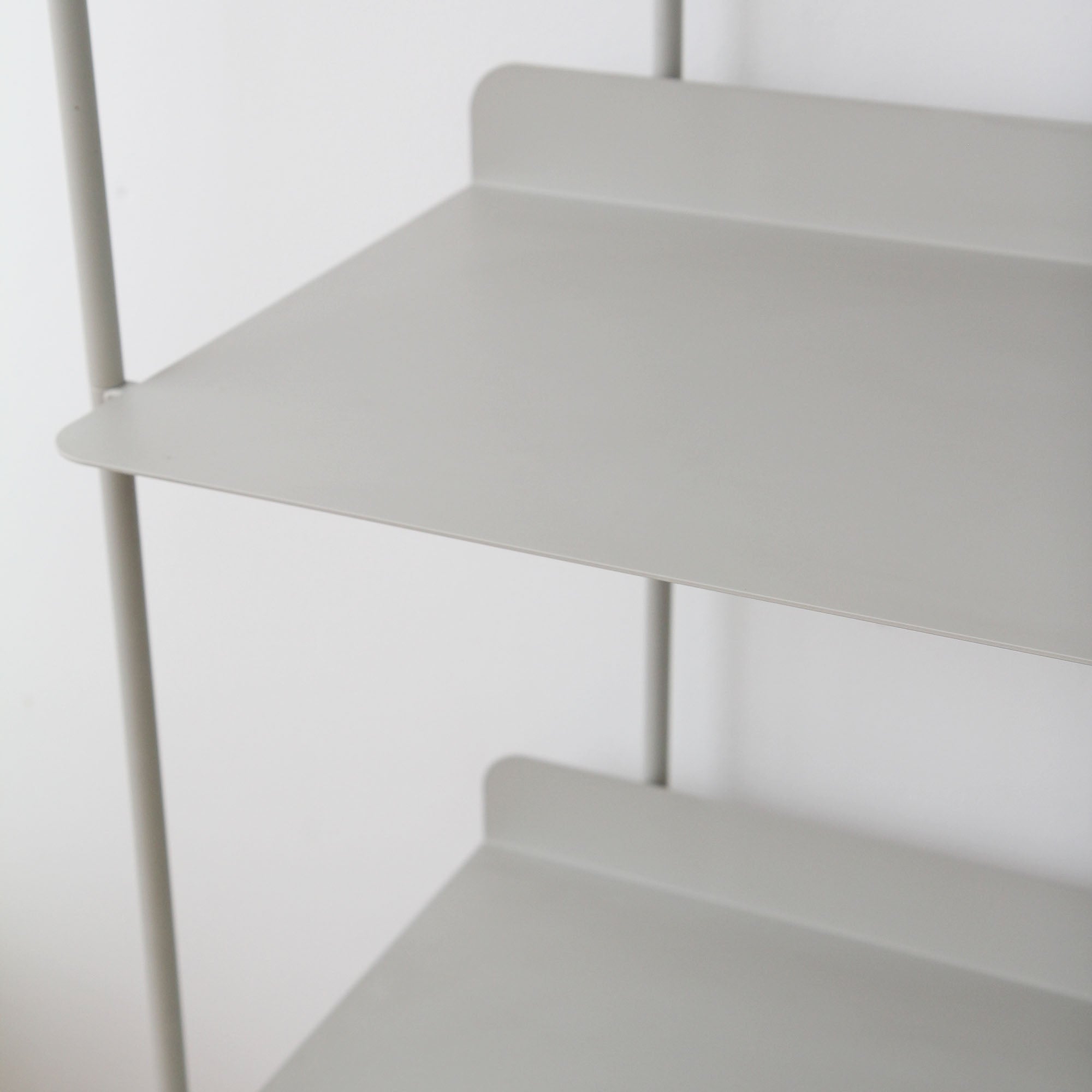 Compile sistem rafturi config. 2 produs în showroom