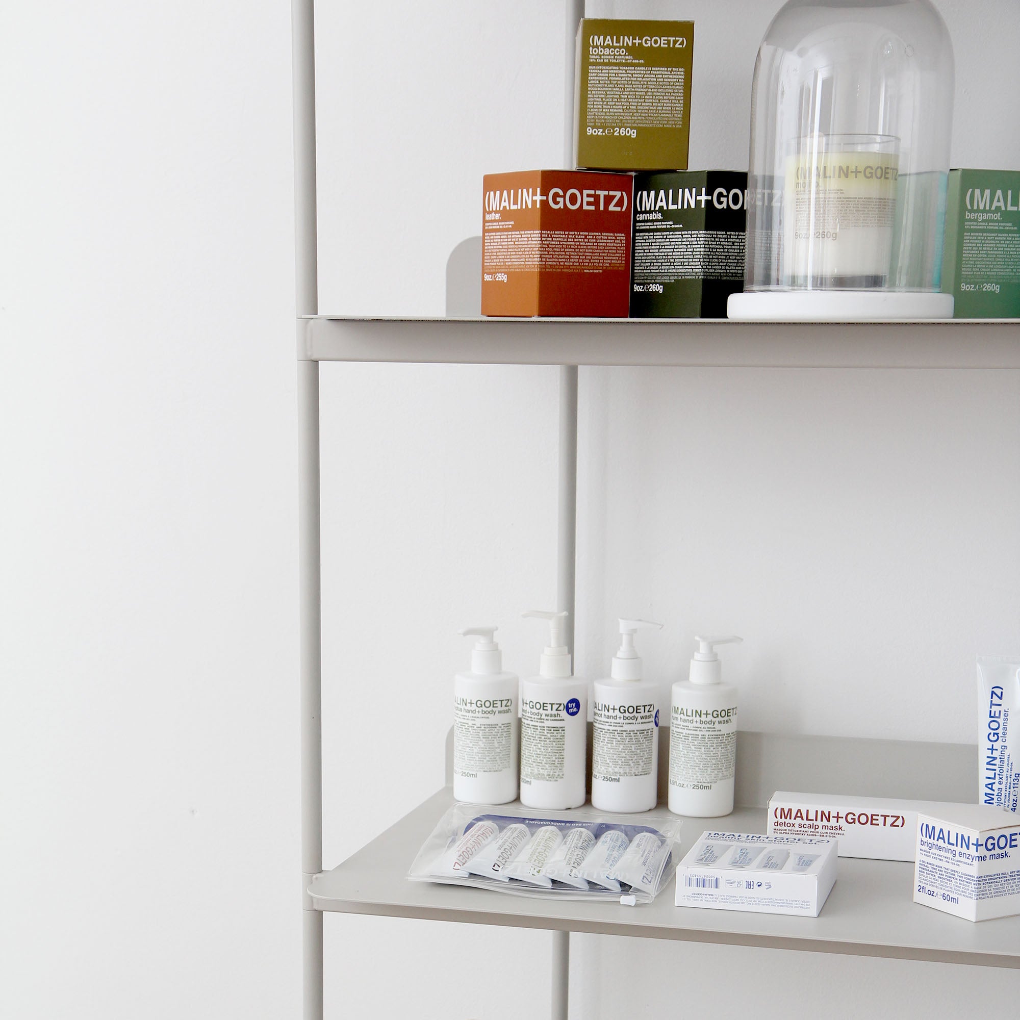 Compile sistem rafturi config. 2 produs în showroom