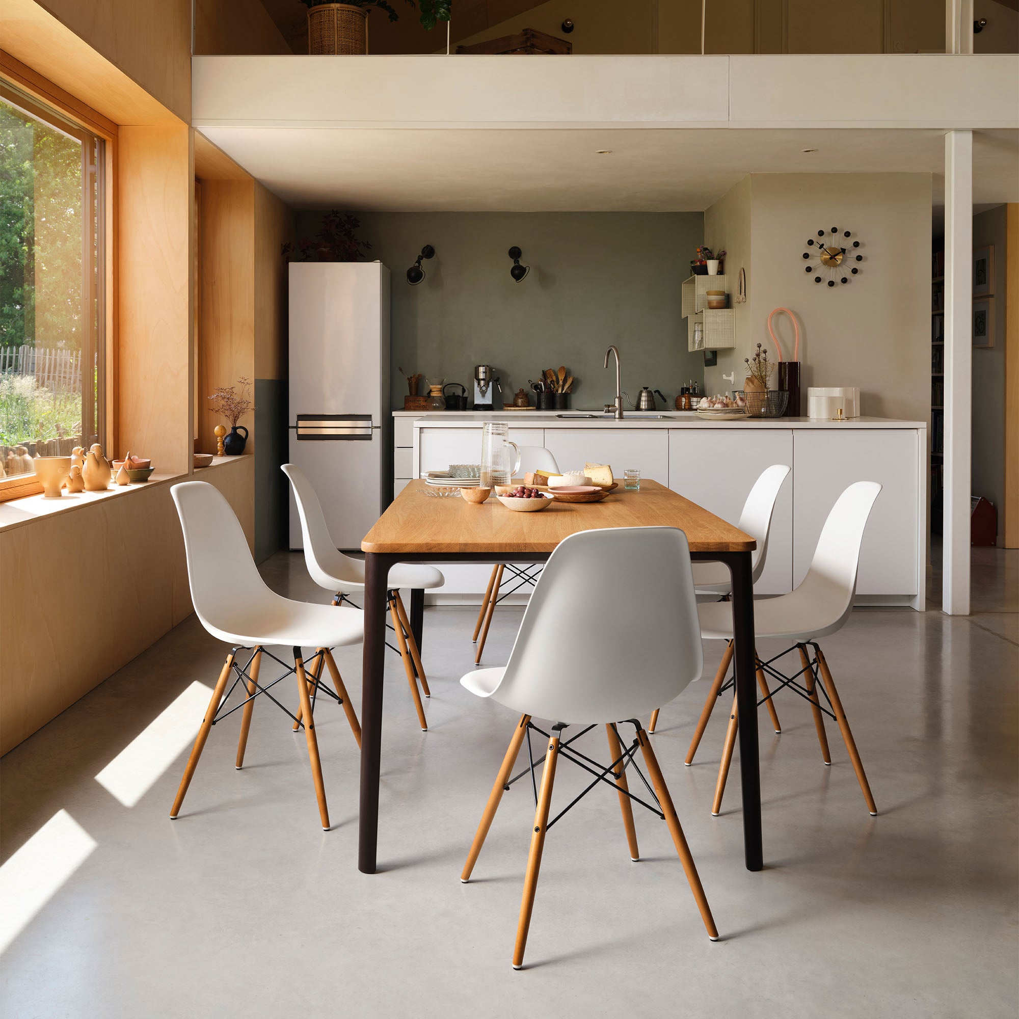 Eames Plastic RE DSW scaun cu picioare frasin natur