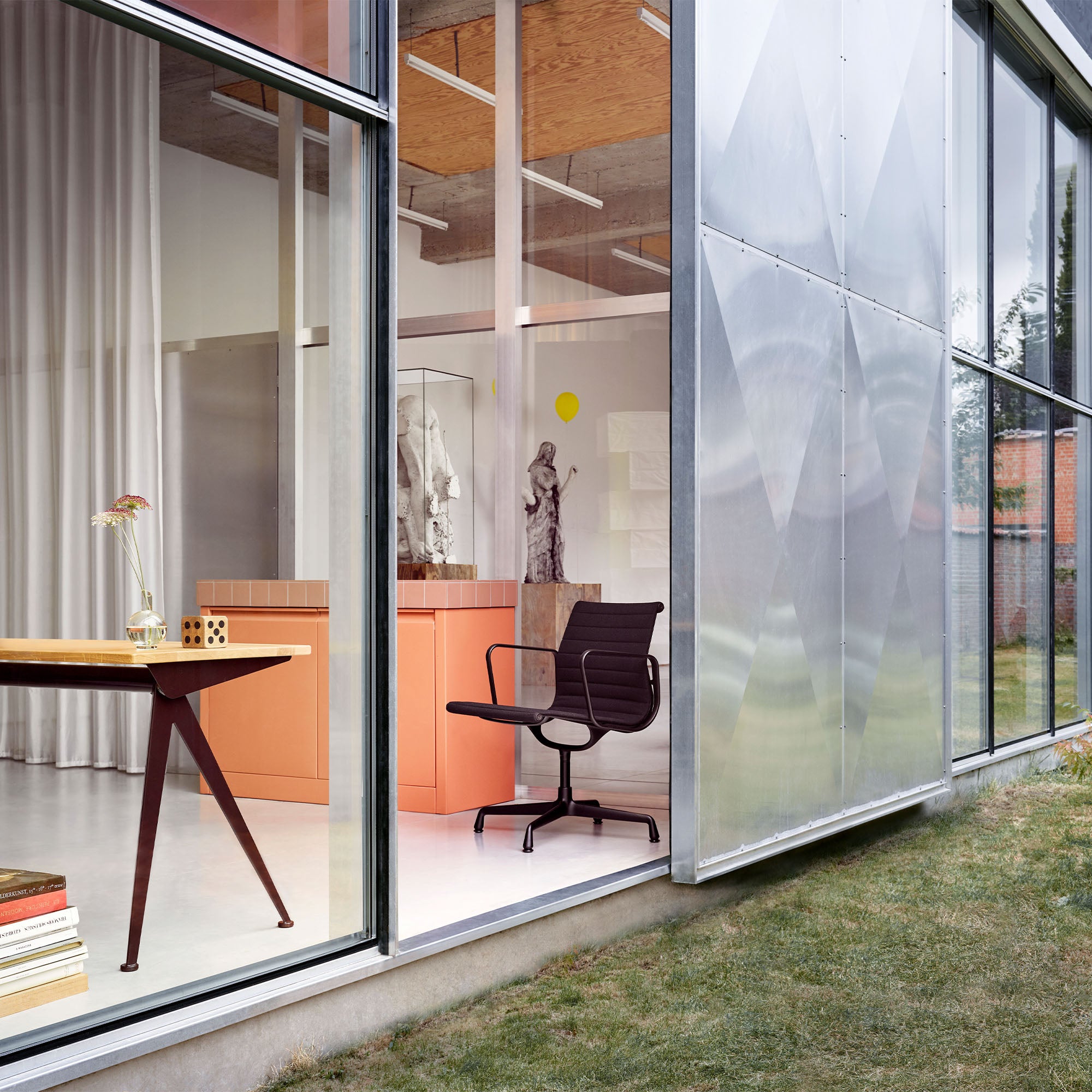 Aluminium EA 107 scaun de birou cu bază fixă