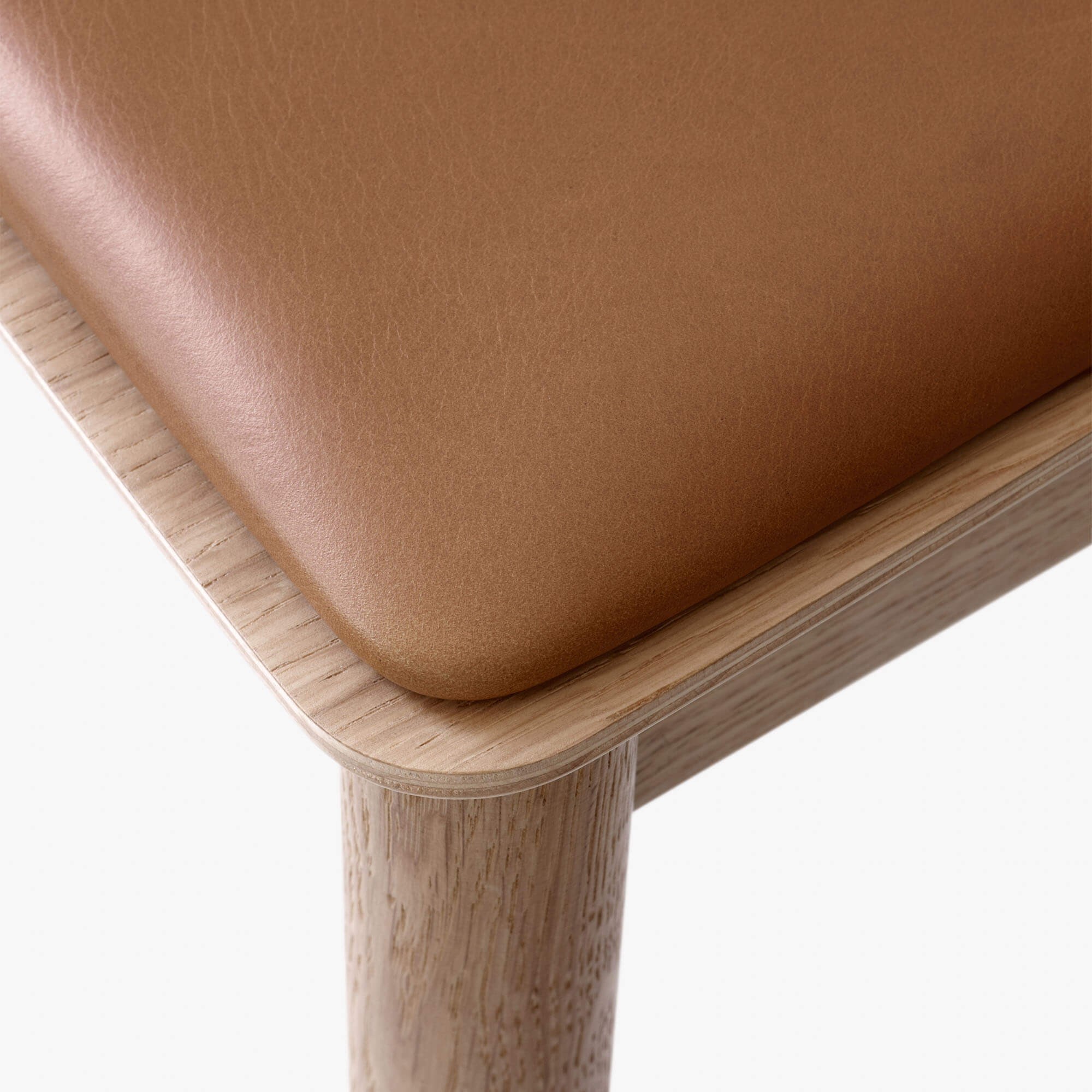 Betty TK3 scaun de dining tapițat