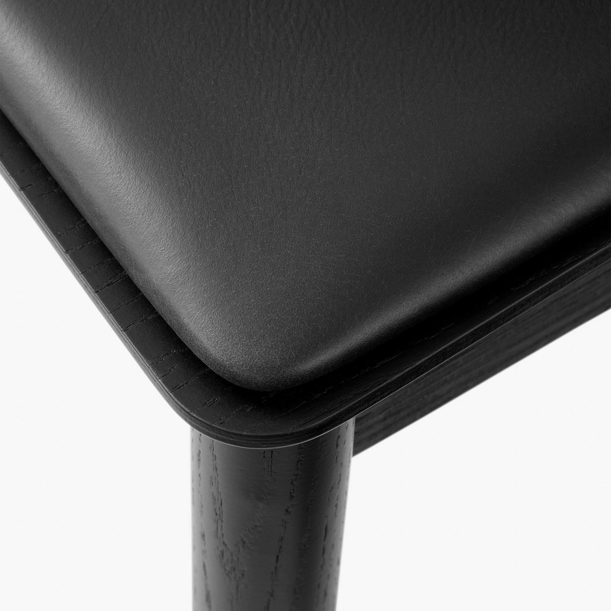 Betty TK3 scaun de dining tapițat