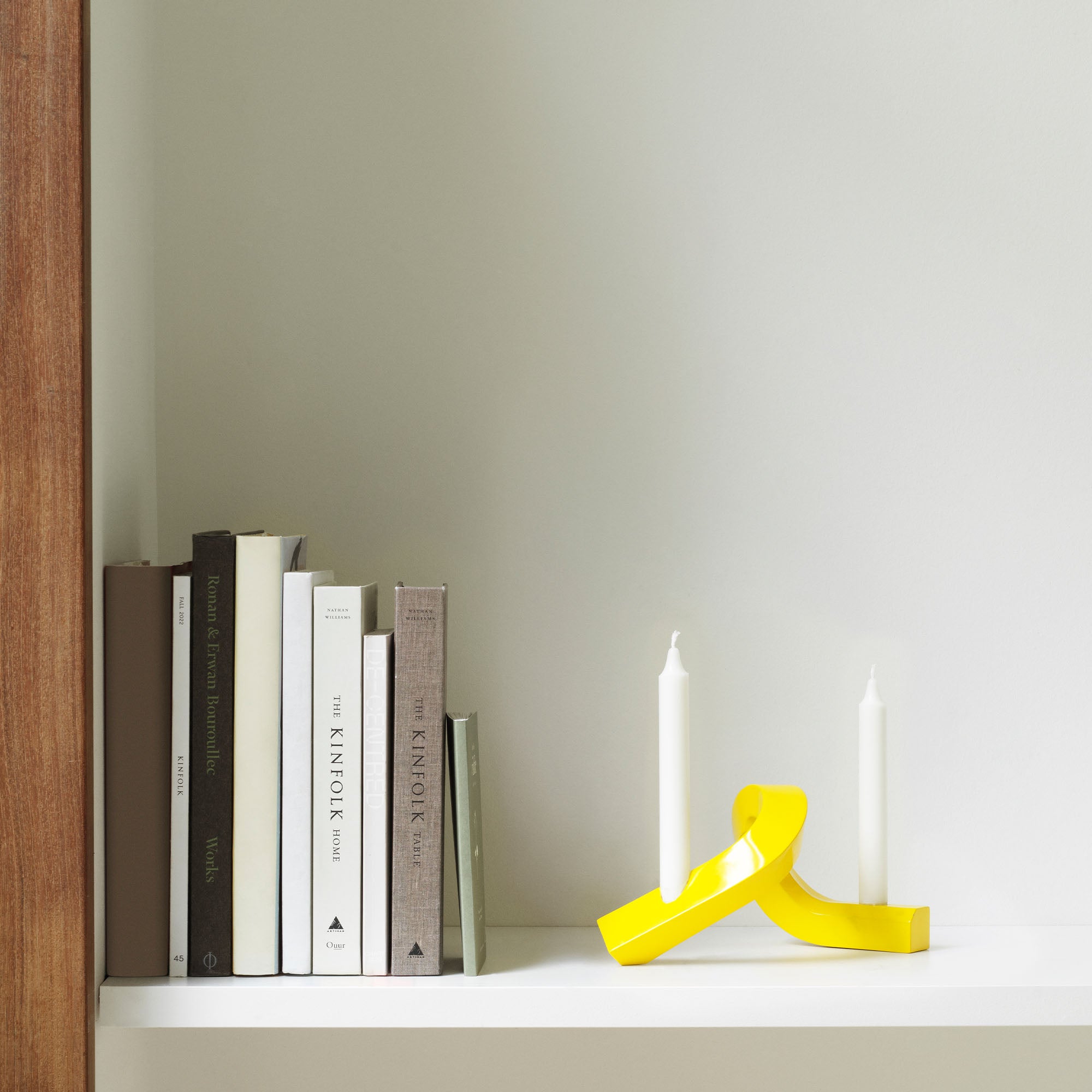 Crooked Candlestick Two, suport de lumânari din aluminiu cu două locuri