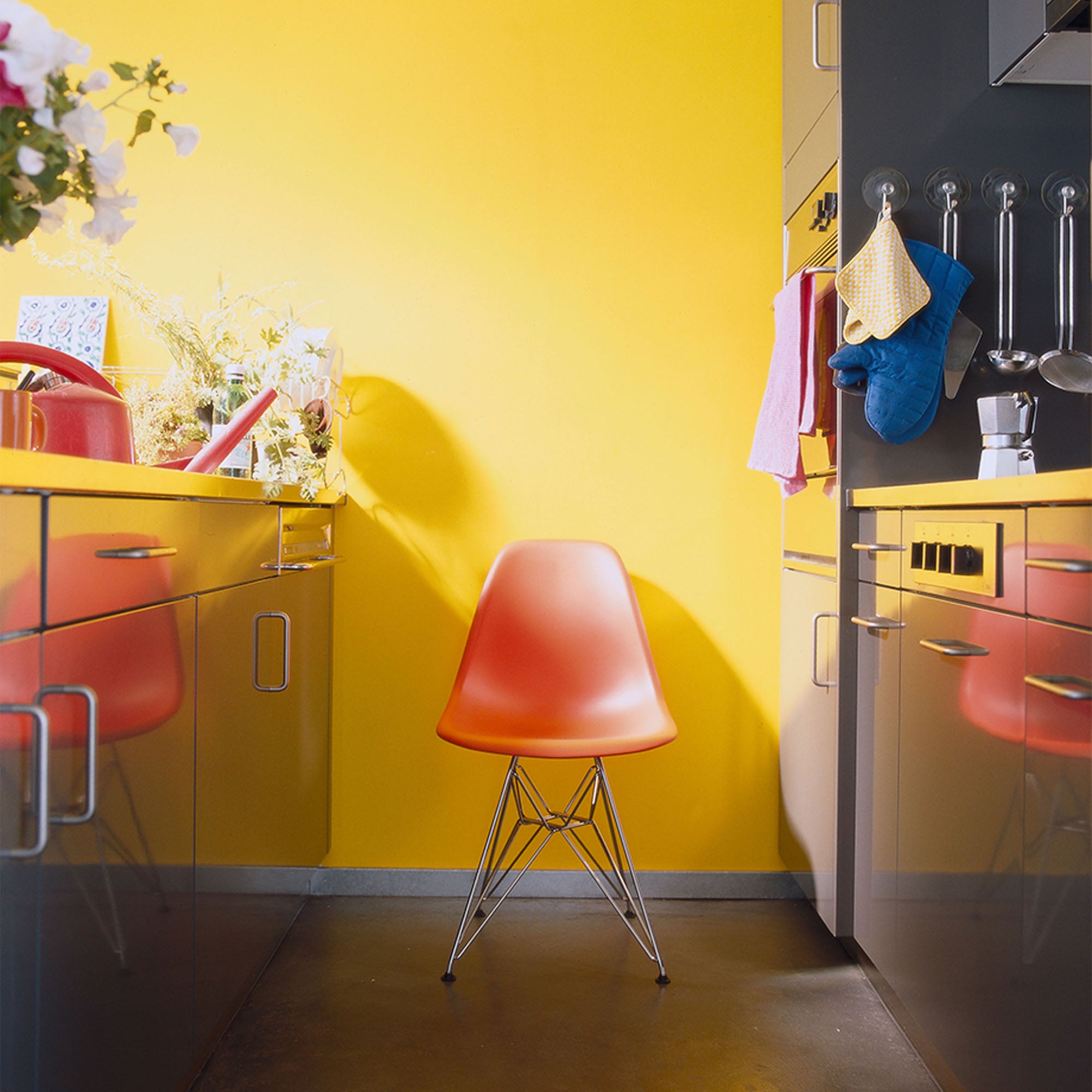 Eames Plastic RE DSR scaun cu baza cromată