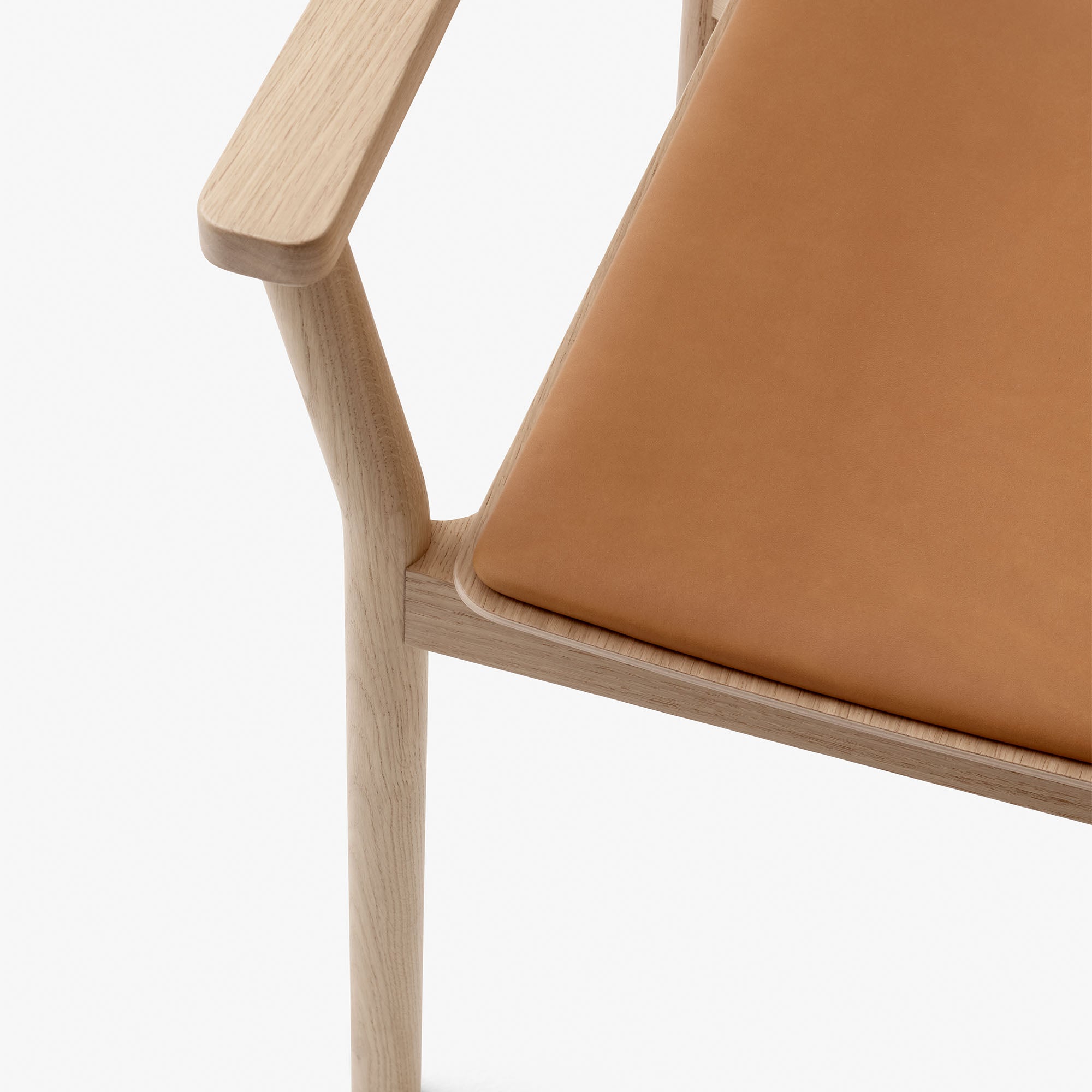 Betty TK11 scaun de dining cu cotiere tapițat