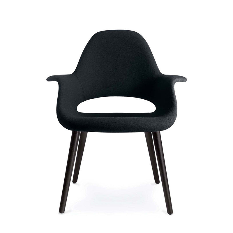 Organic Chair, o piesă clasică creată de Charles și Ray Eames în 1940