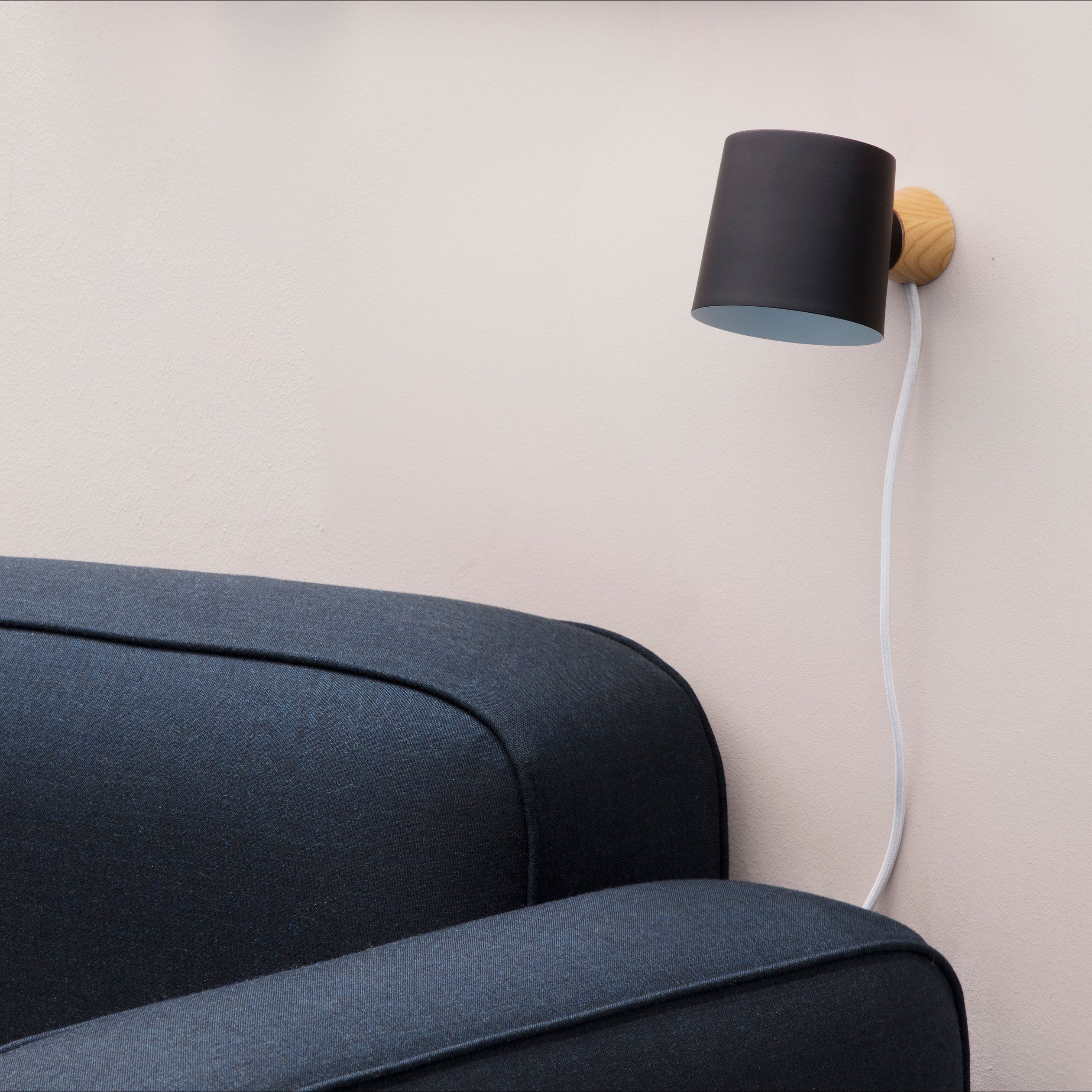 Rise lampă de perete