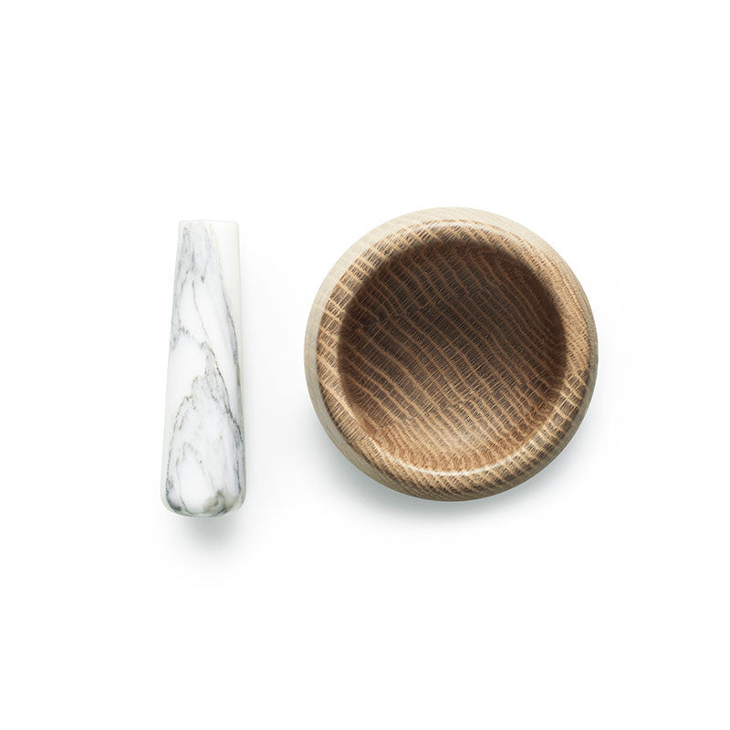 Mojarul și pistilul Craft, două ustensile cu un design pur scandinav. Produse de Normann Copenhagen