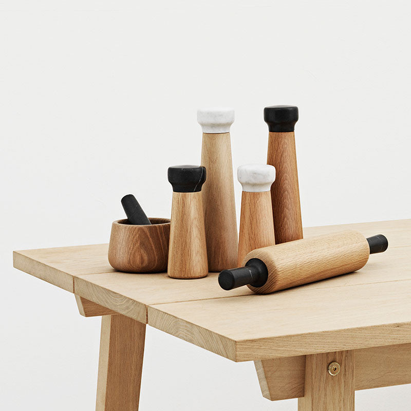 Mojarul și pistilul Craft, două ustensile cu un design pur scandinav. Produse de Normann Copenhagen