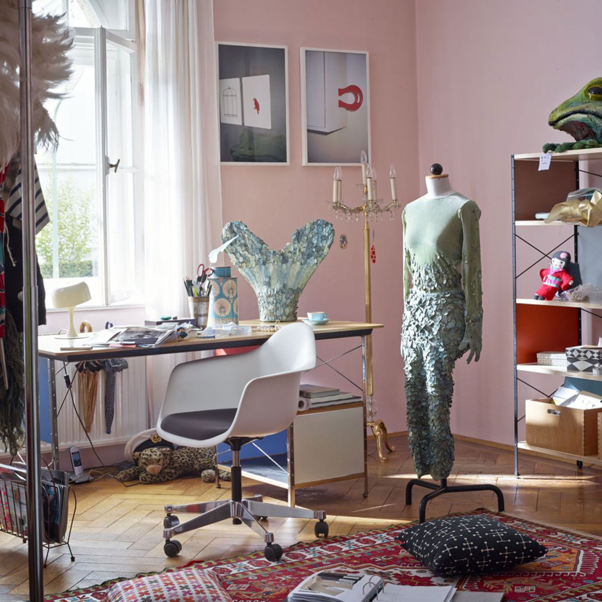 Eames Plastic RE PACC scaun de birou cu pernă de șezut