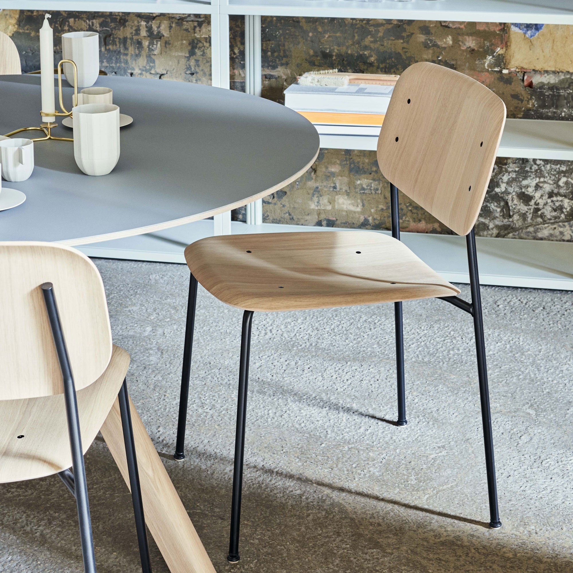 Soft Edge 40 scaun cu baza metalică