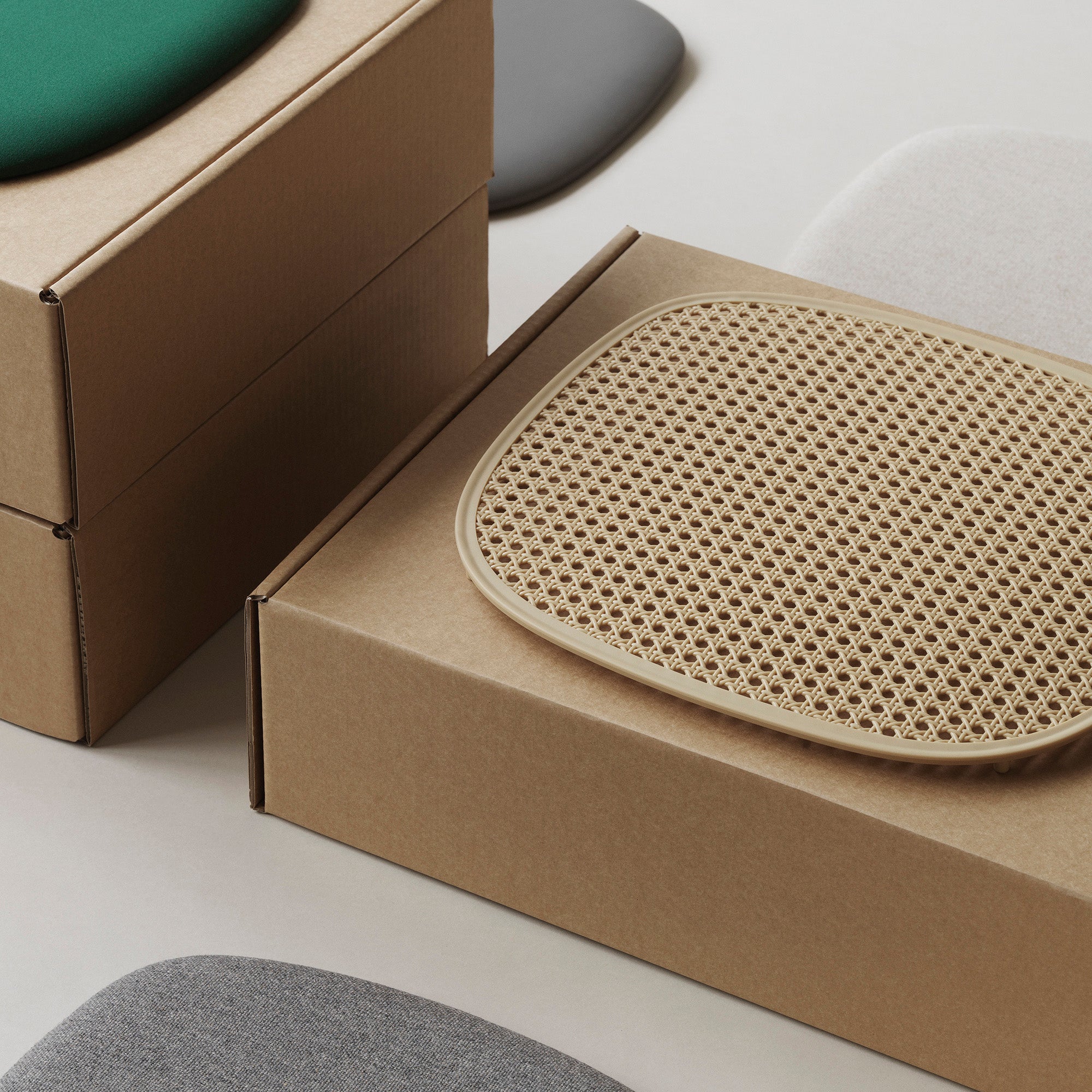 Allez Chair, scaun din plastic cu șezutul din răchită turnată