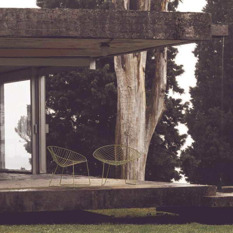 Leaf, un fotoliu lounge potrivit și pentru exterior, un best-seller Arper