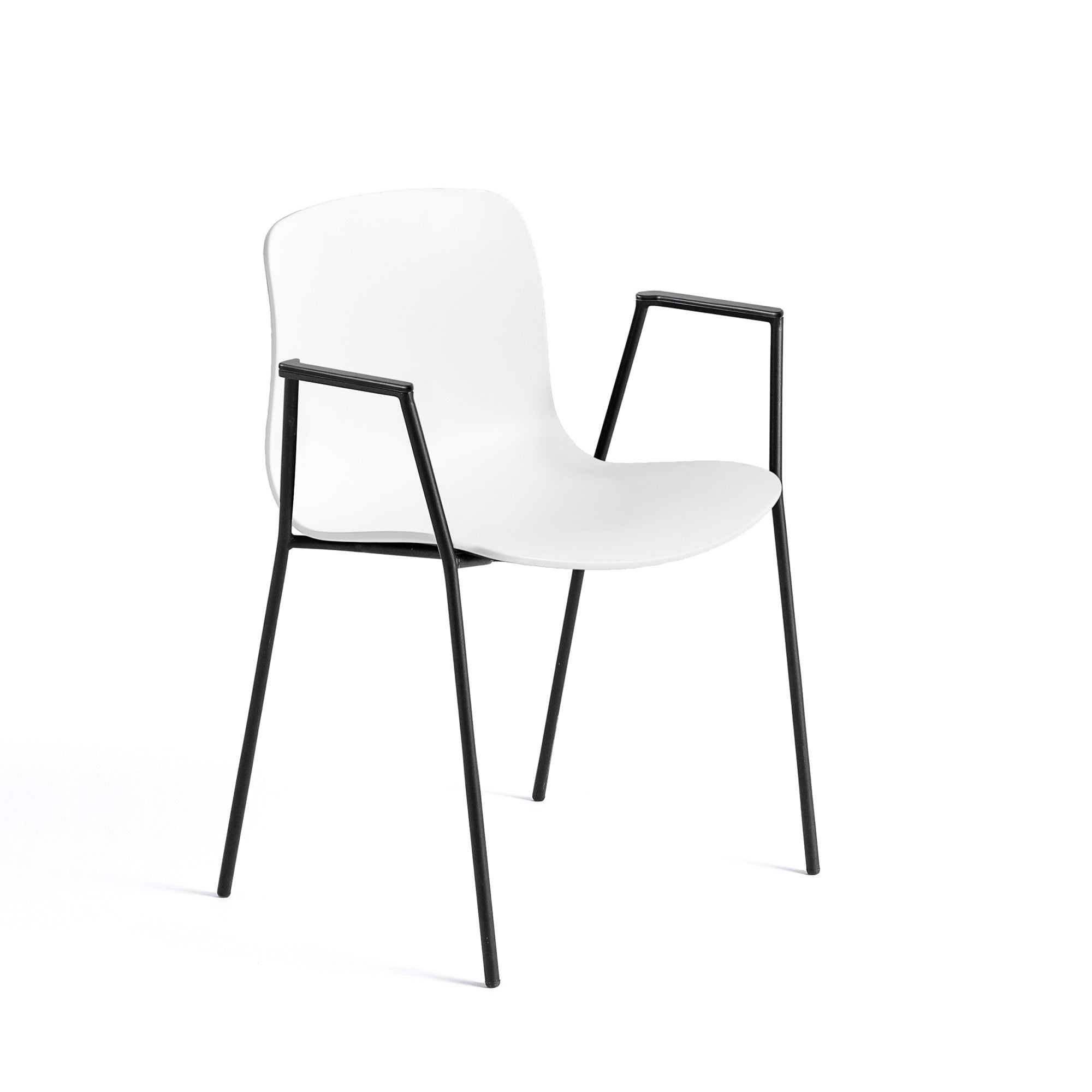 About A Chair 18 scaun de dining cu cotiere