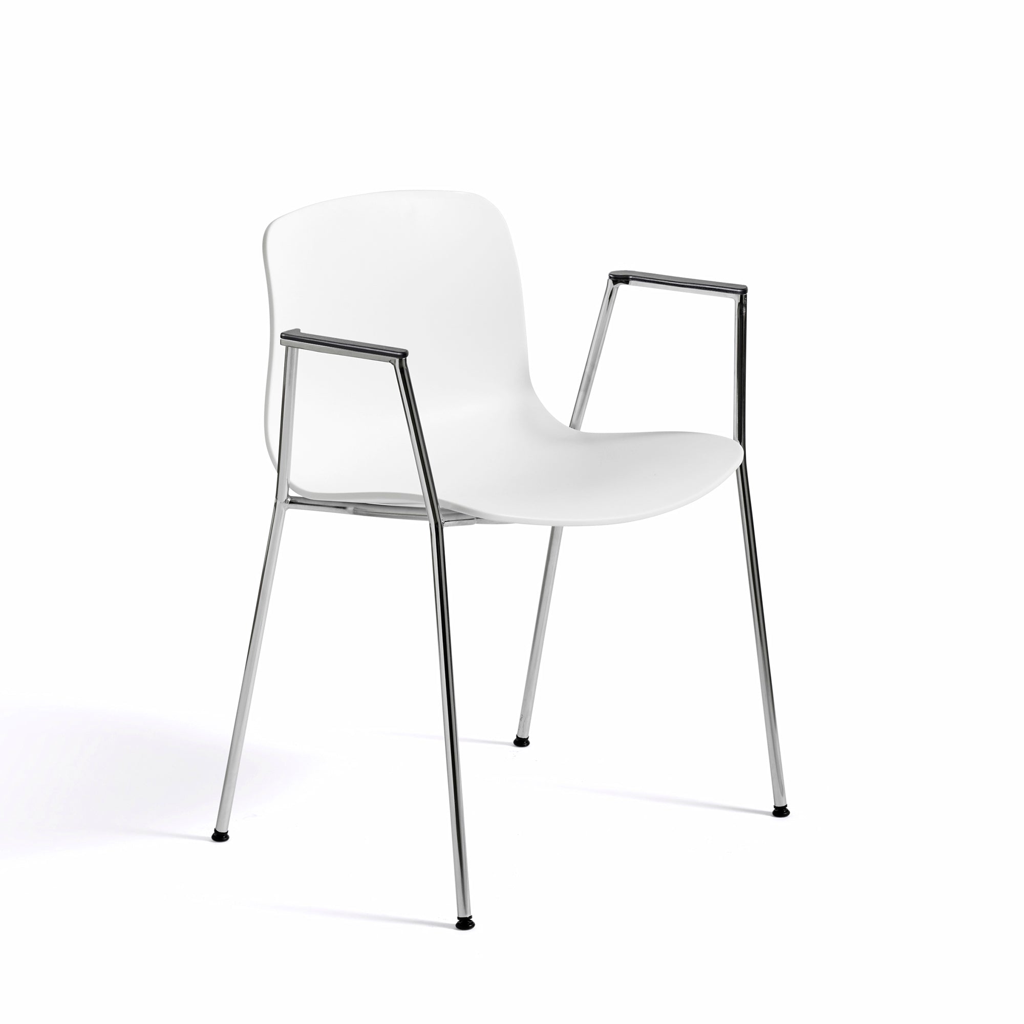 About A Chair 18 scaun de dining cu cotiere