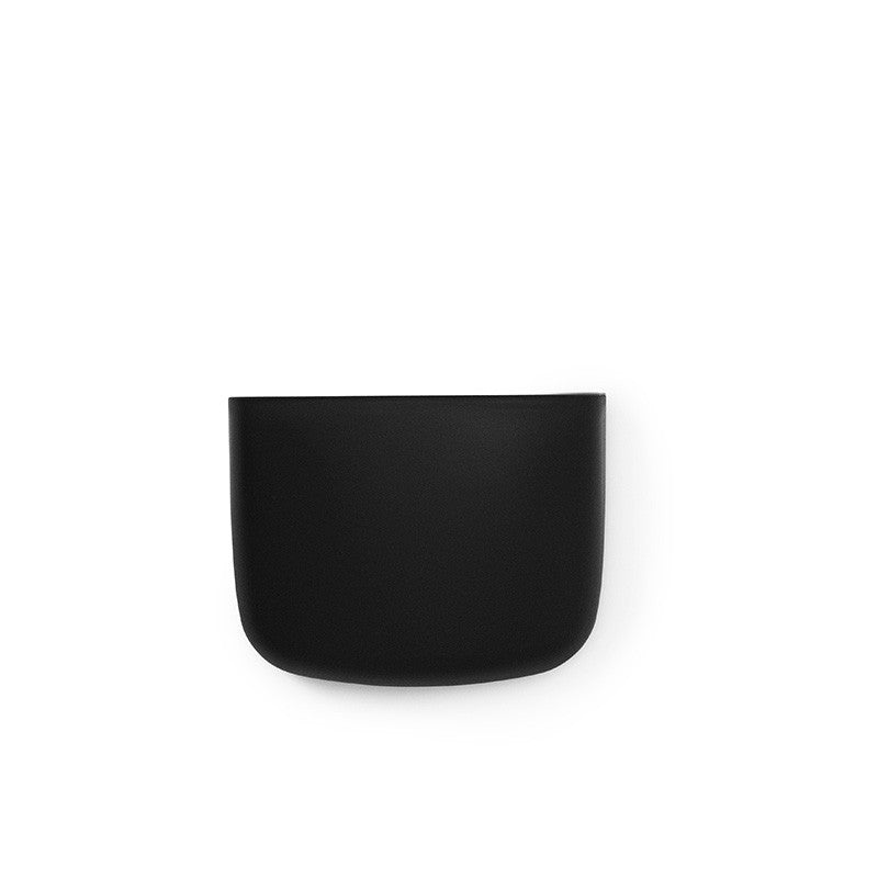 Pocket Organizer, un raft-buzunar informal din plastic produs de Normann Copenhagen