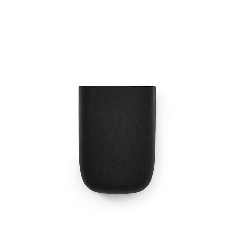 Pocket Organizer, un raft-buzunar informal din plastic produs de Normann Copenhagen