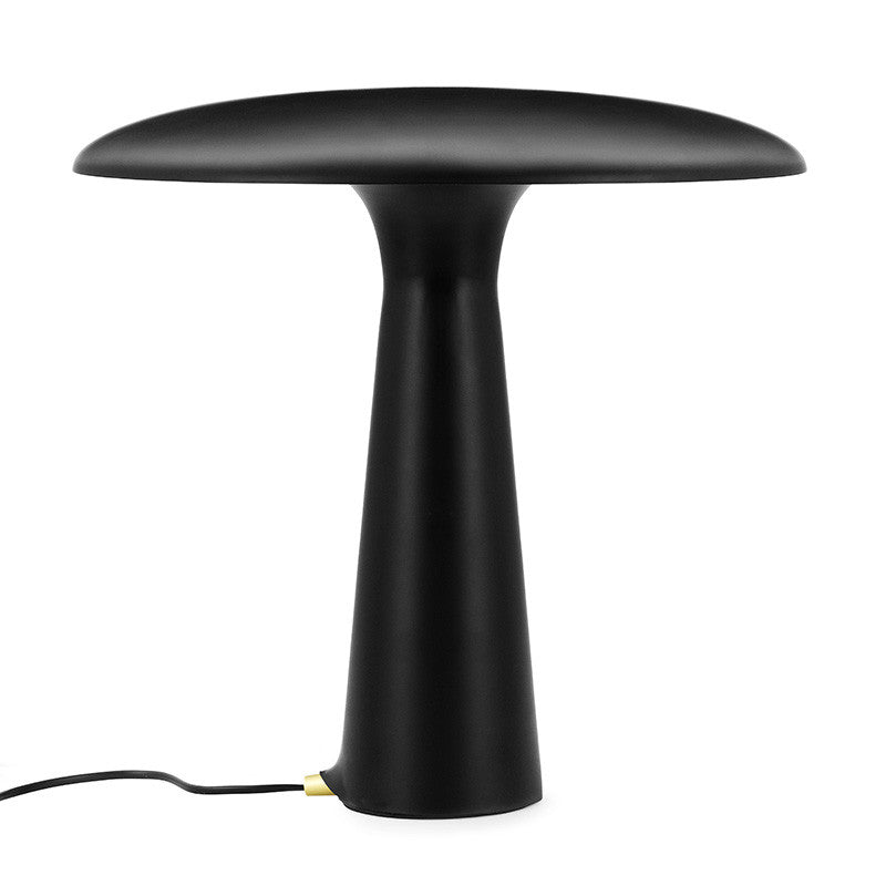 Shelter, o lampă de masă produsă de Normann Copenhagen