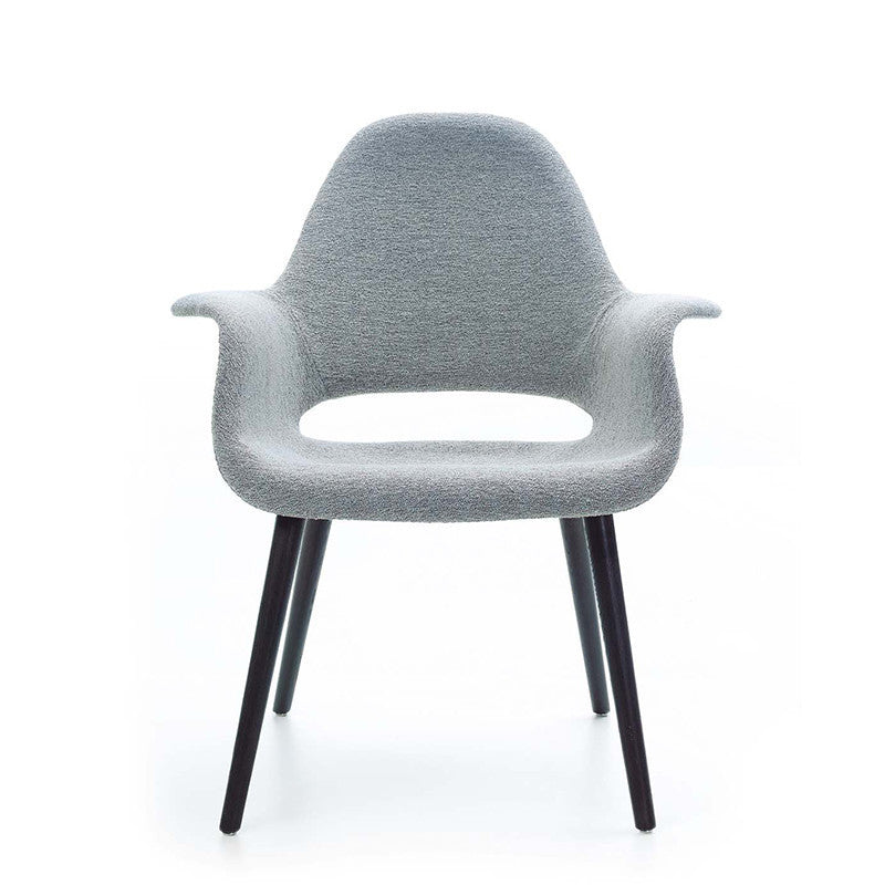 Organic Chair, o piesă clasică creată de Charles și Ray Eames în 1940