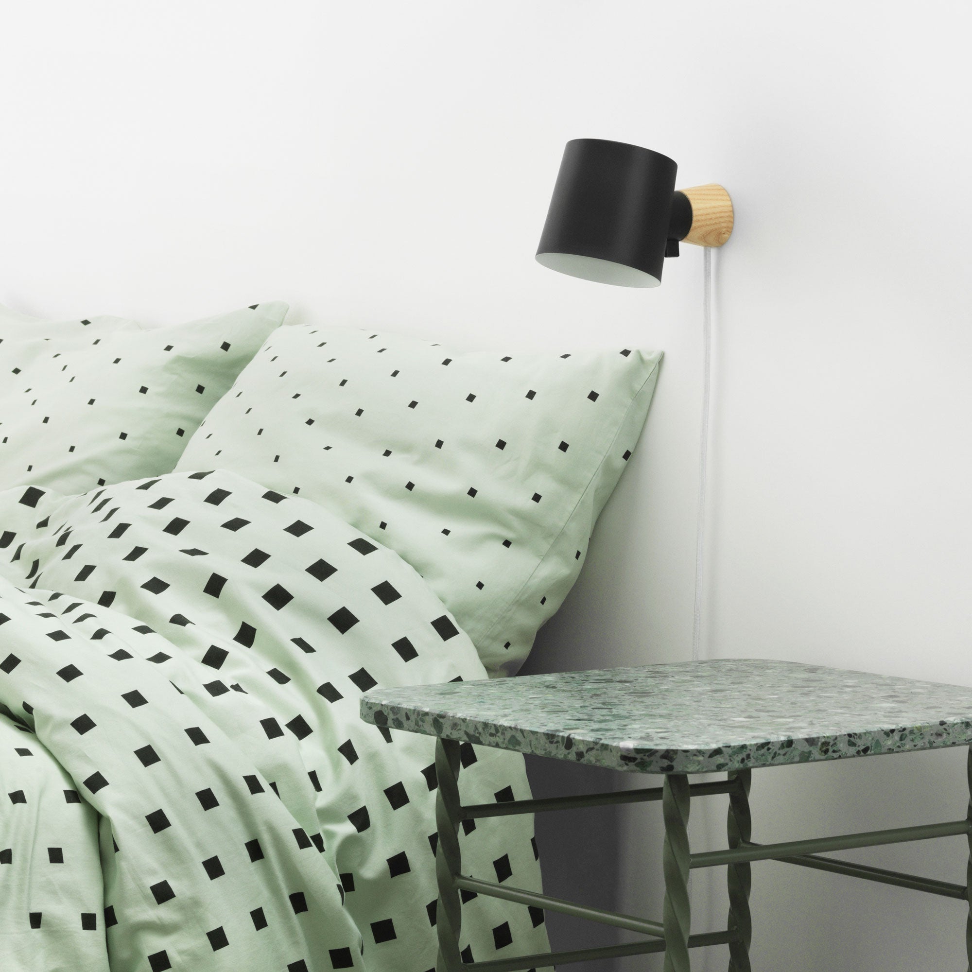 Rise lampă de perete