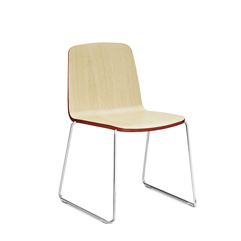 Scaunul Just creat de Iskos Berlin, produs de Normann Copenhagen