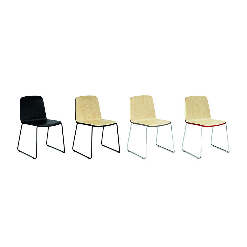 Scaunul Just creat de Iskos Berlin, produs de Normann Copenhagen
