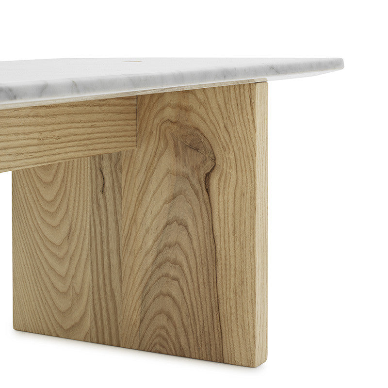 Solid, o masă de cafea produsă de Normann Copenhagen