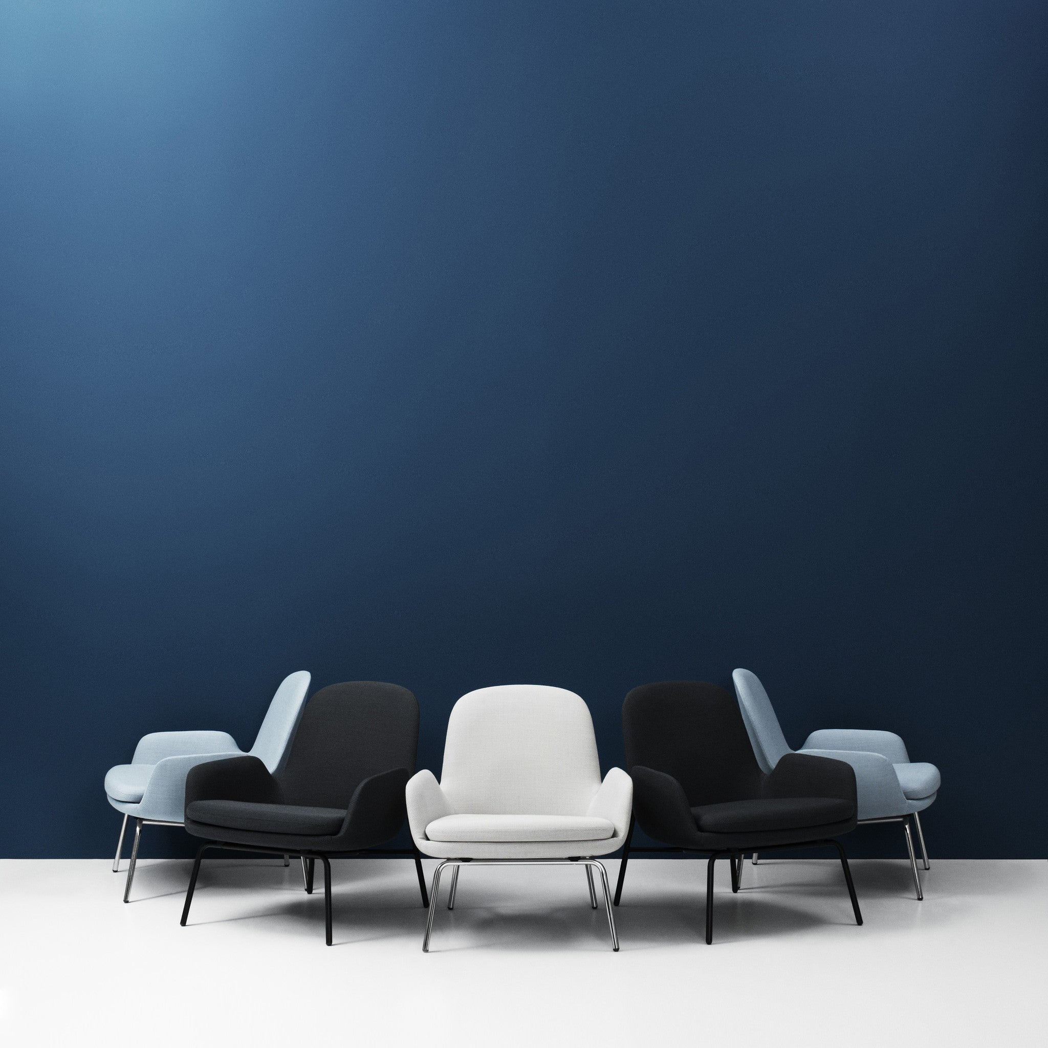 Era Lounge Chair Low bază metalică