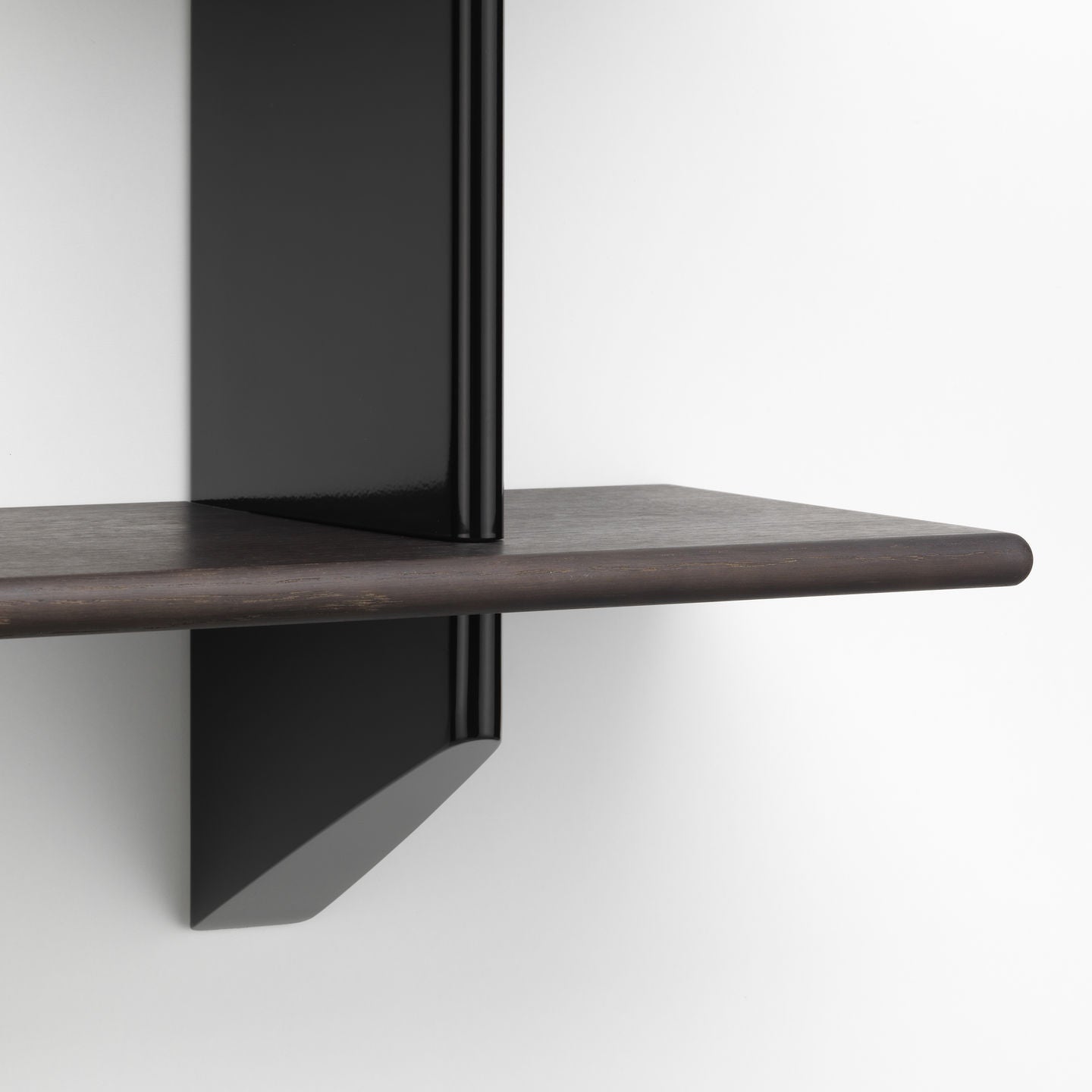 Rayonnage Mural, raft de perete