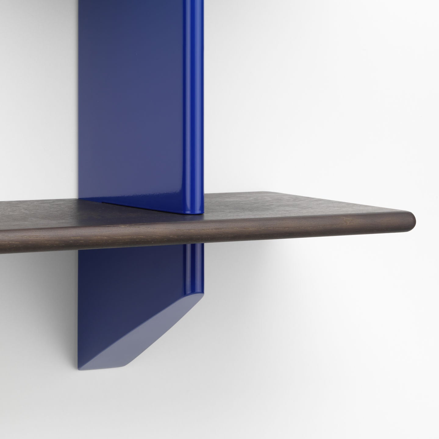 Rayonnage Mural, raft de perete