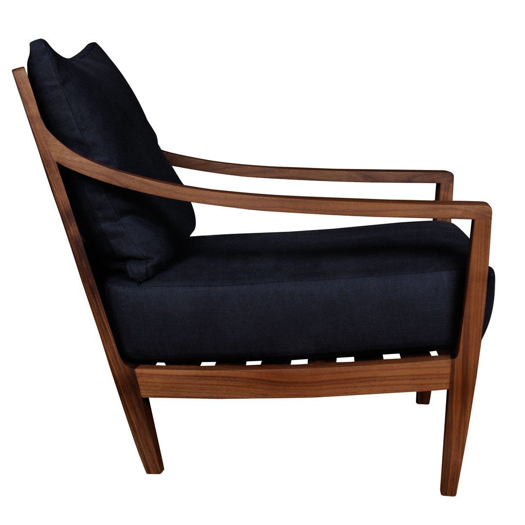 Fotoliul Low Lounge Chair semnat Matthew Hilton pentru De La Espada