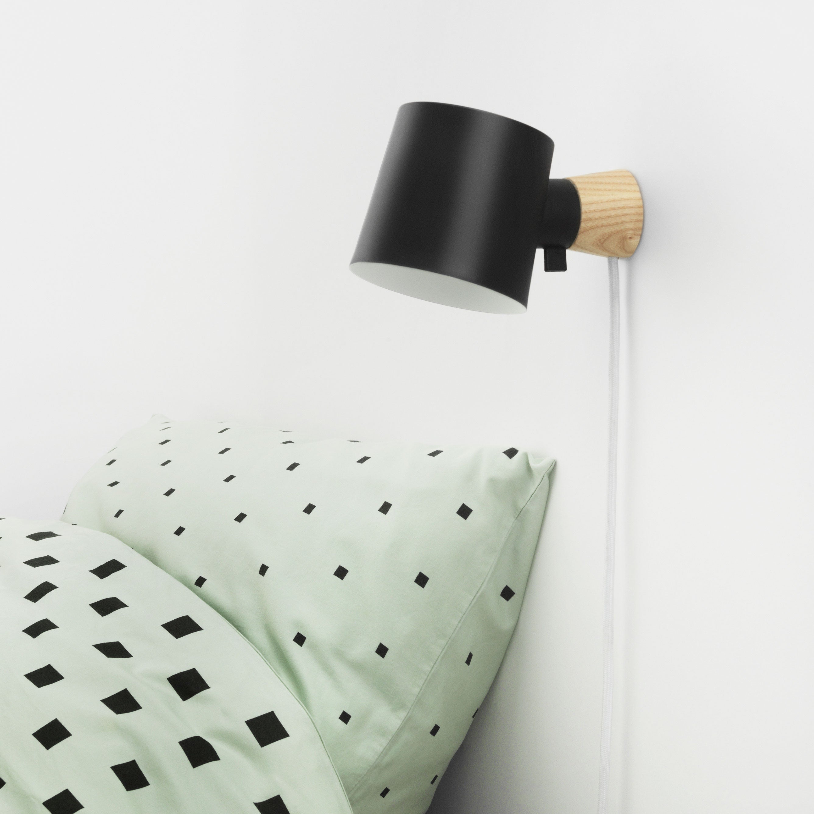 Rise lampă de perete