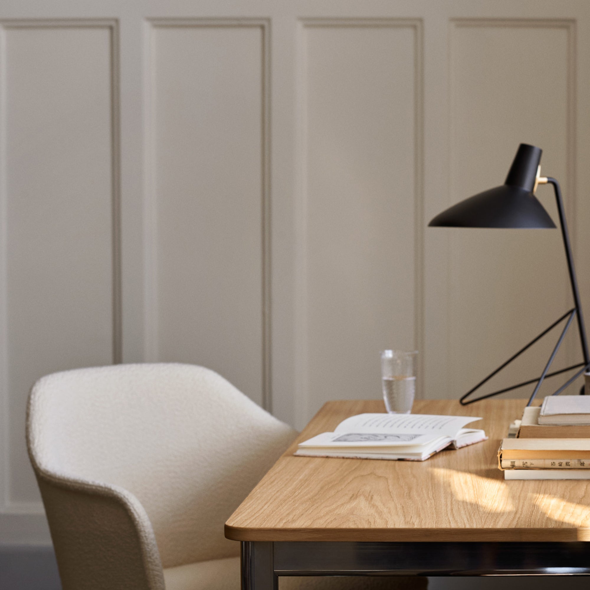 Tripod HM9, lampă de masă sau birou