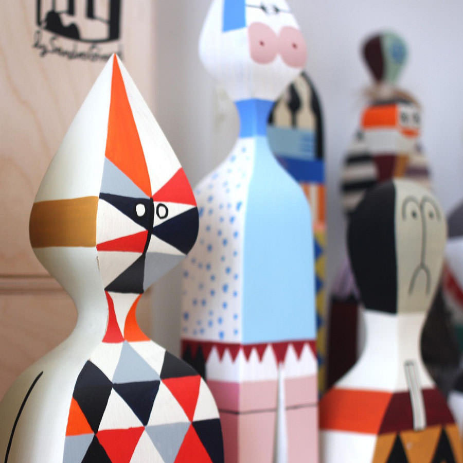 Wooden Dolls de la Vitra, design Alexander Girard