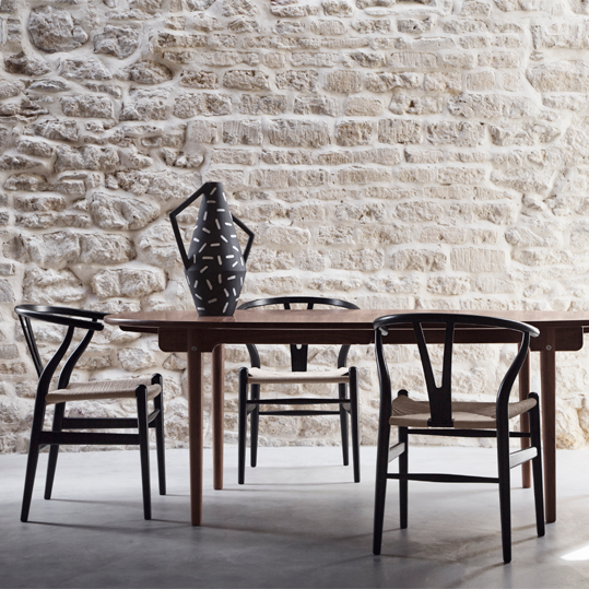 CH24 Walnut, scaun de dining din lemn de nuc