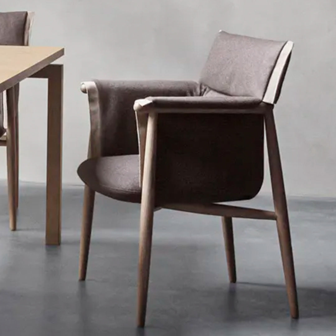 E005 Embrace Chair, fotoliu