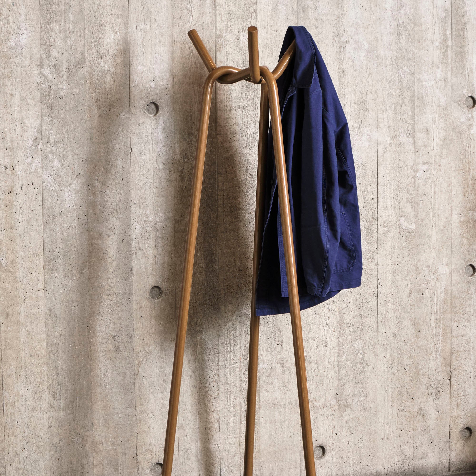 Knit cuier de podea