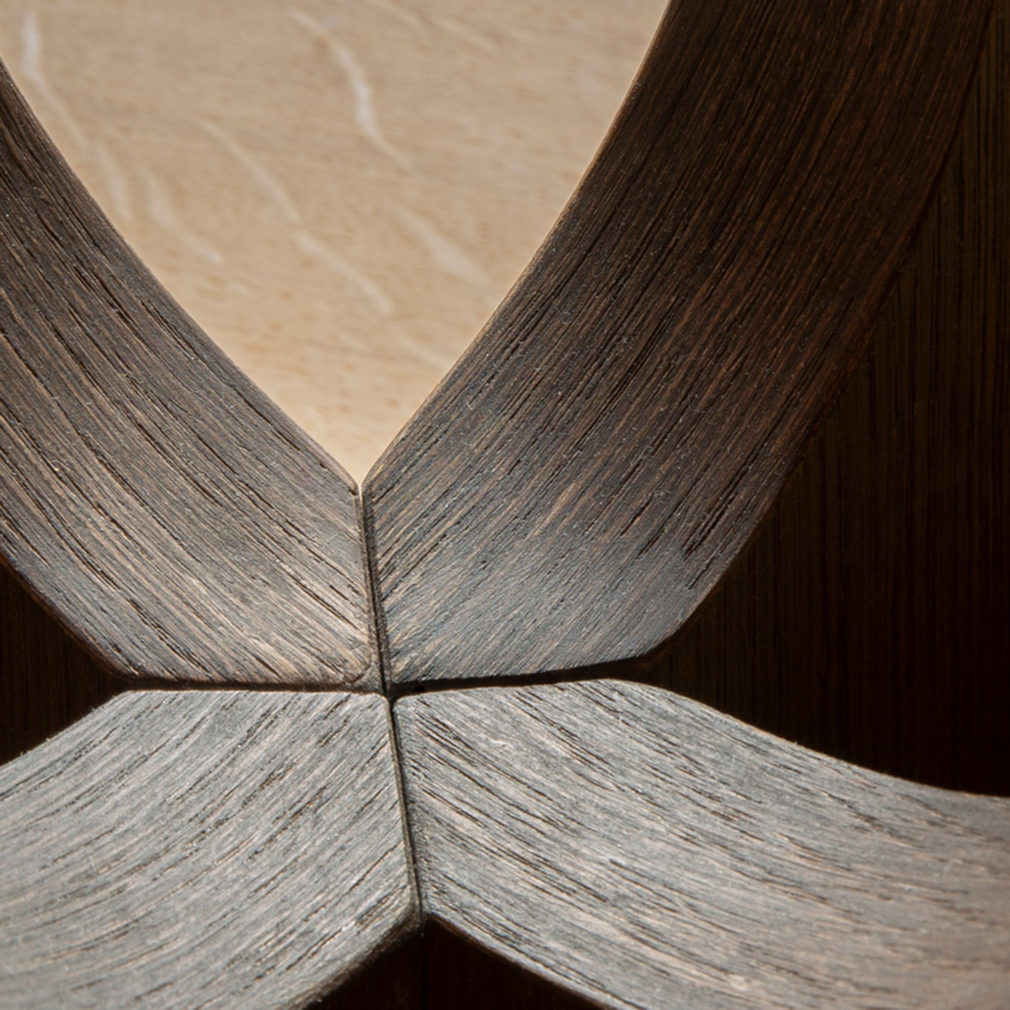 Androgyne masă cu blat din piatră Ø120 cm