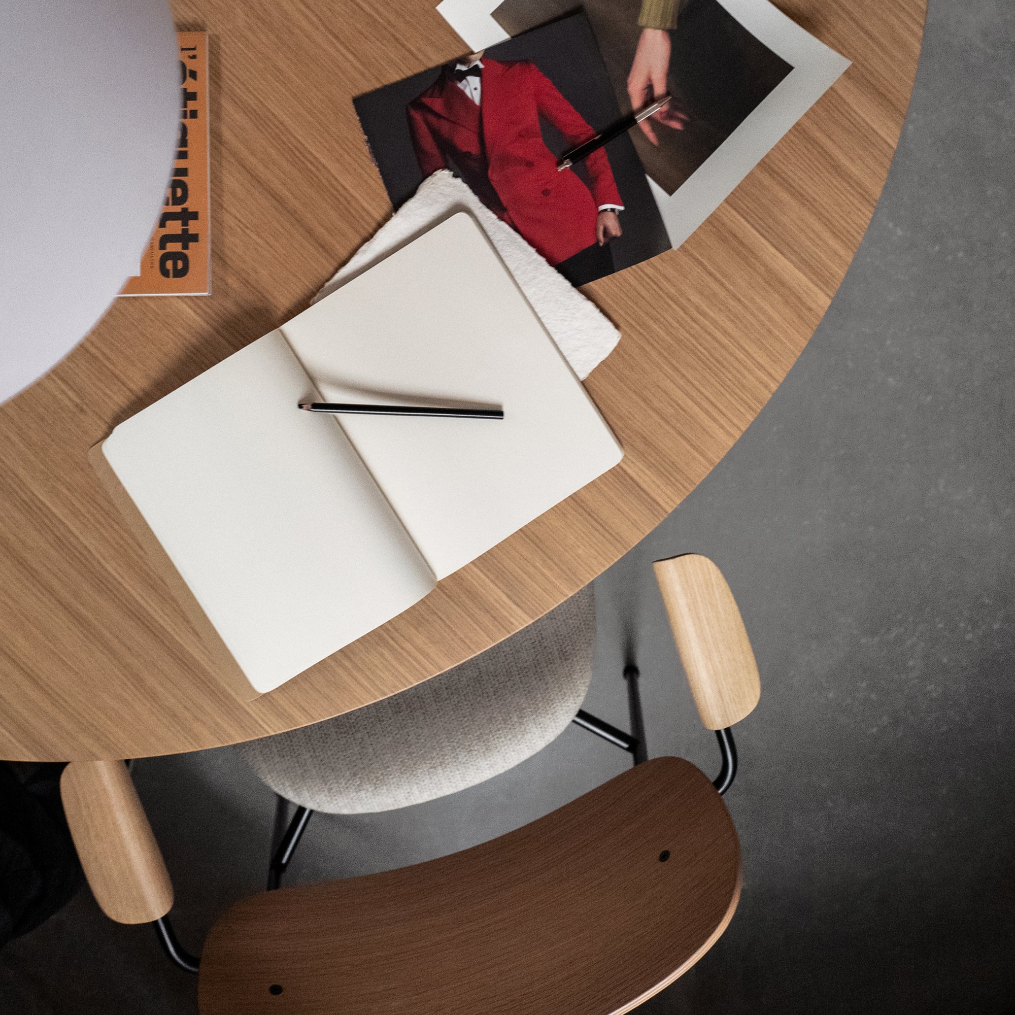 Co Chair scaun cu cotiere tapițat