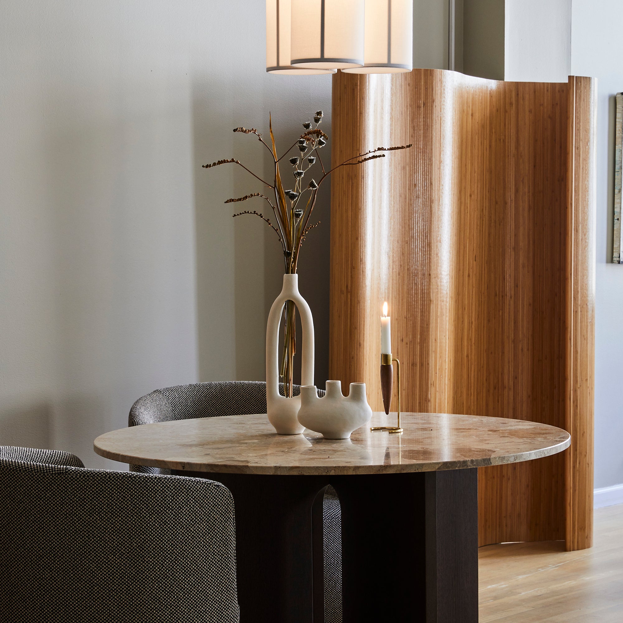 Androgyne masă cu blat din piatră Ø120 cm