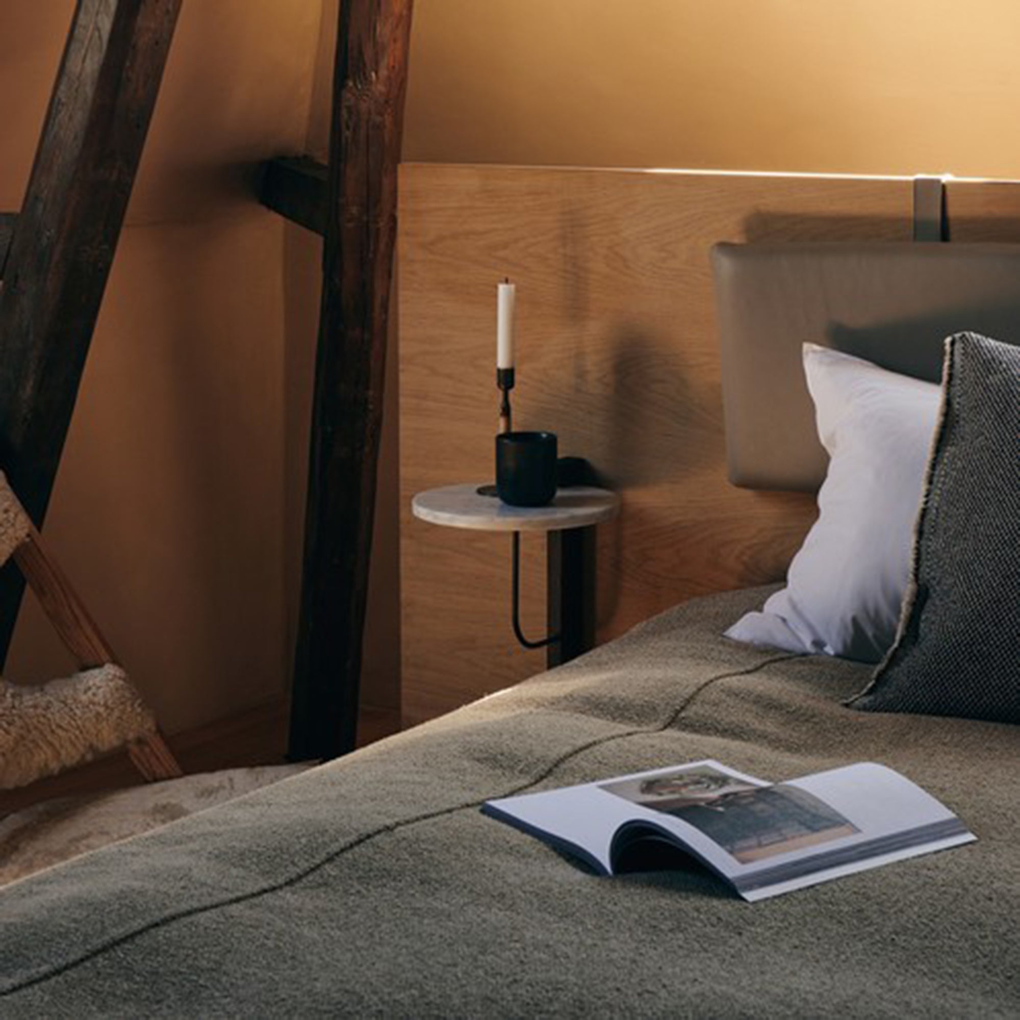 Corbel, consolă de perete