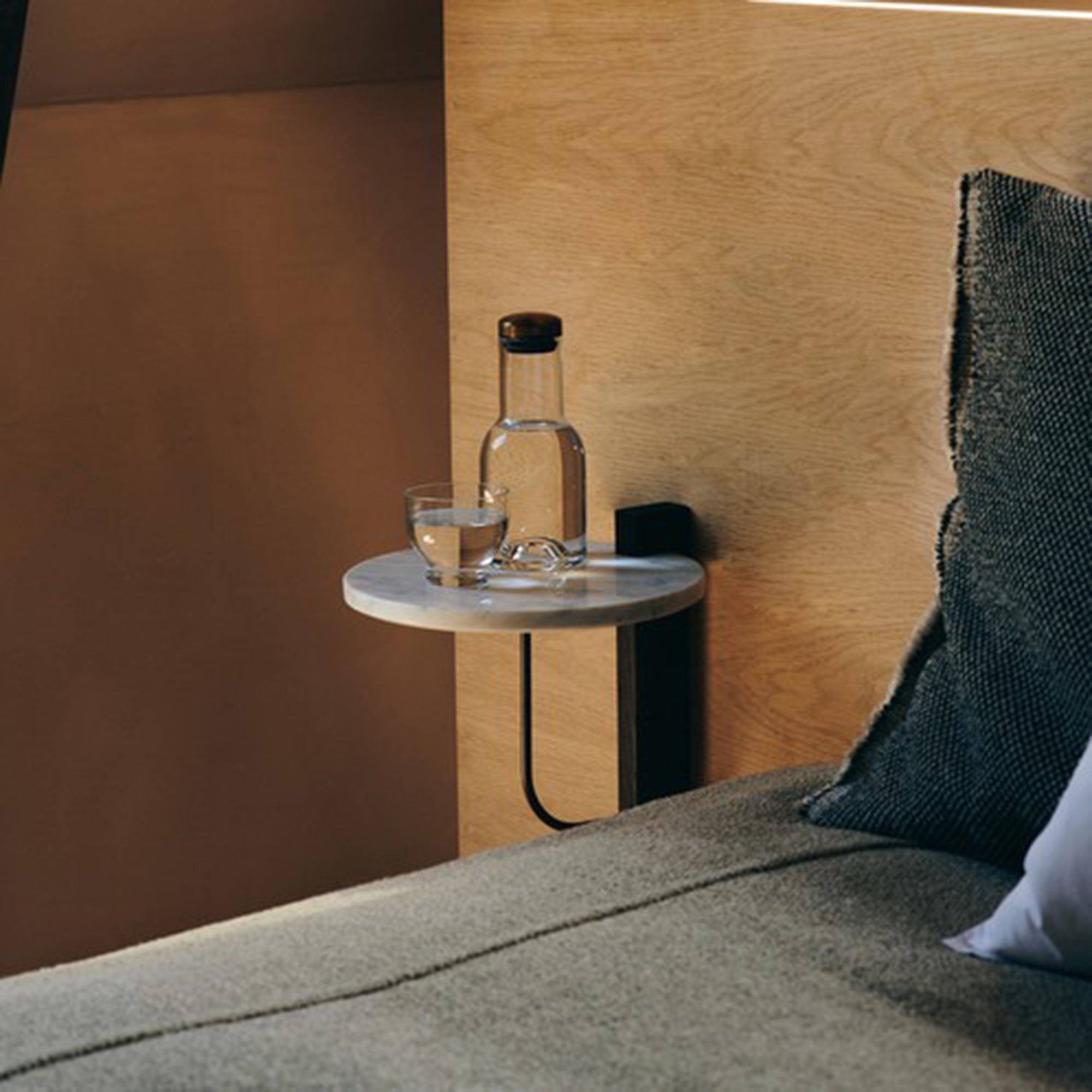 Corbel, consolă de perete