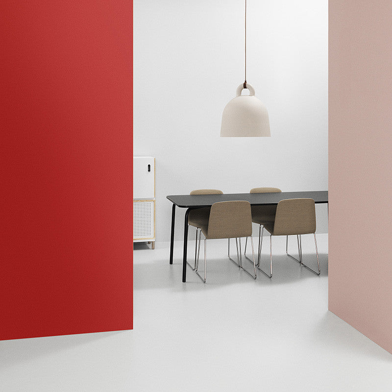 Scaunul Just creat de Iskos Berlin, produs de Normann Copenhagen