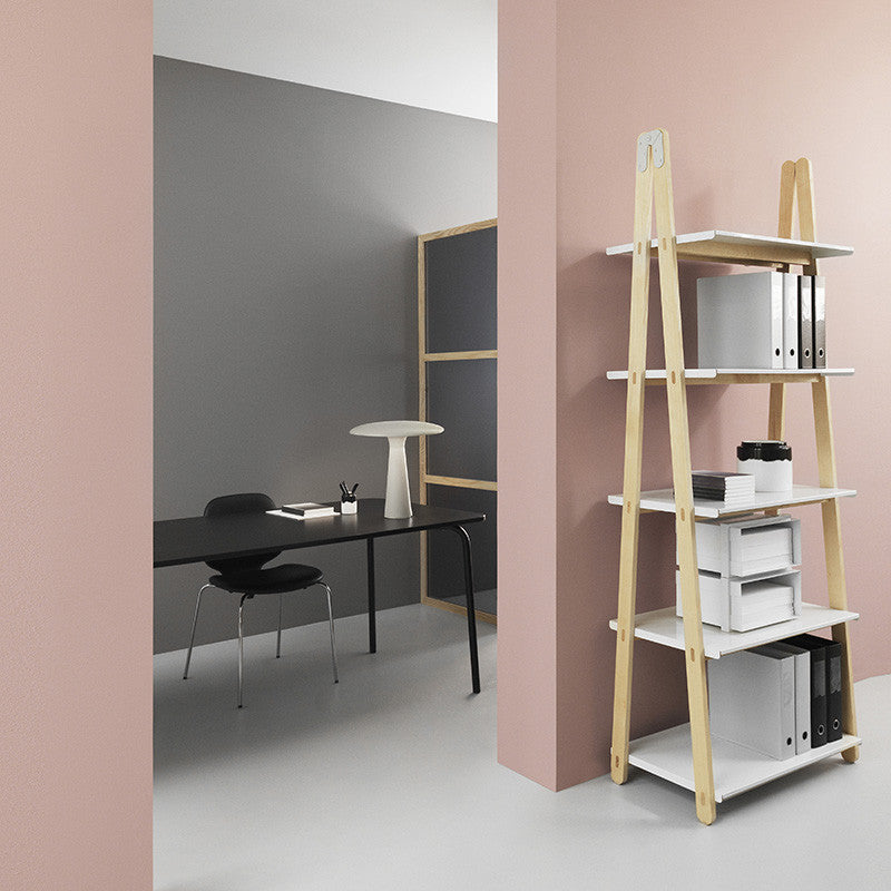 Shelter, o lampă de masă produsă de Normann Copenhagen