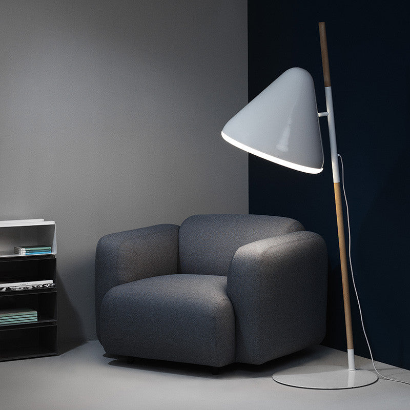 Swell, un fotoliu produs de Normann Copenhagen