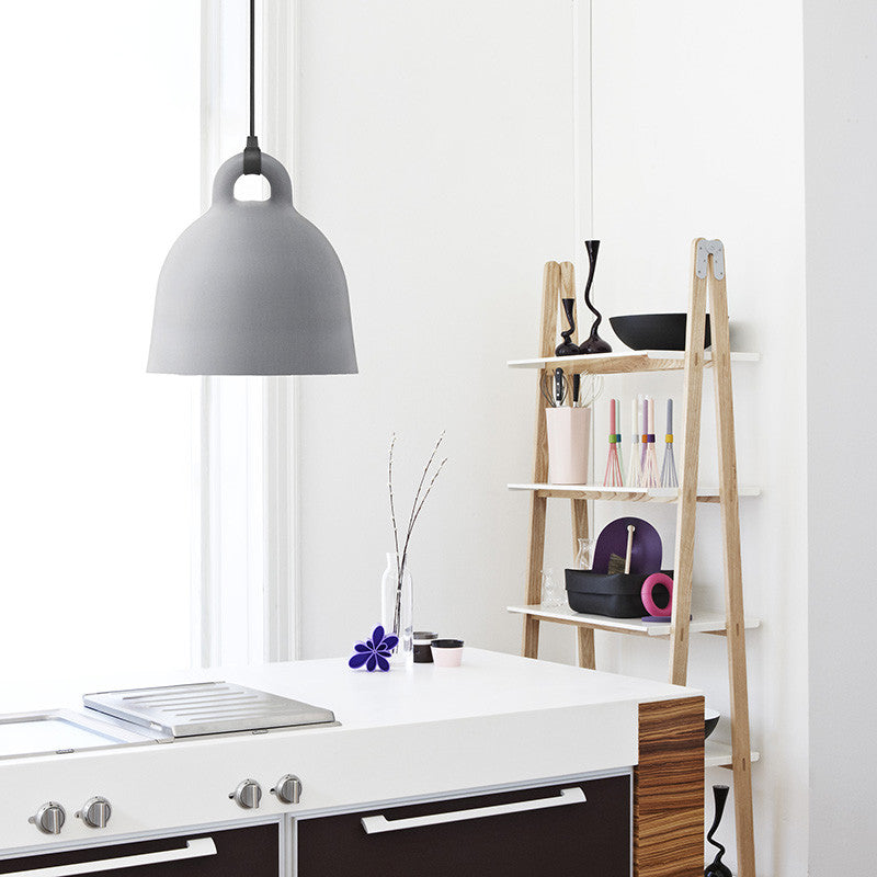 Bell medium, o lampă suspendată produsă de Normann Copenhagen