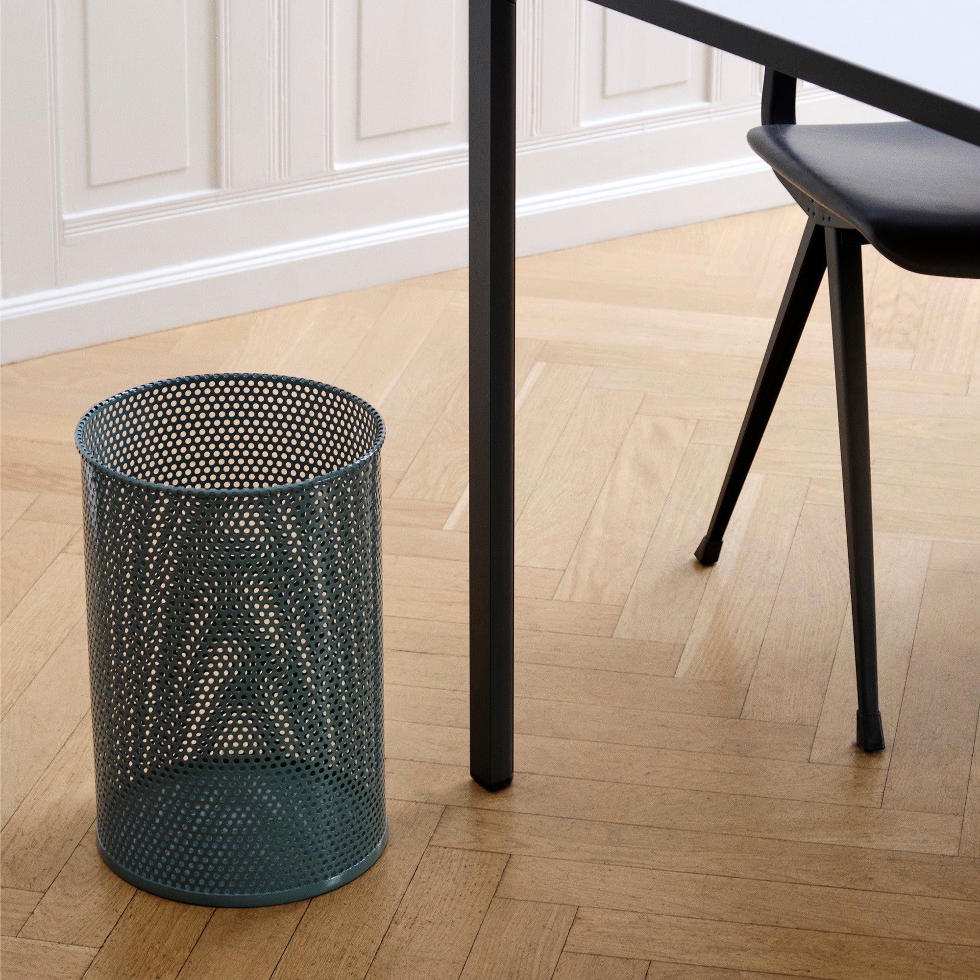 Perforated bin M coș de hârtie