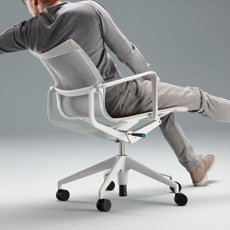 Scaunul de birou Physix produs de Vitra